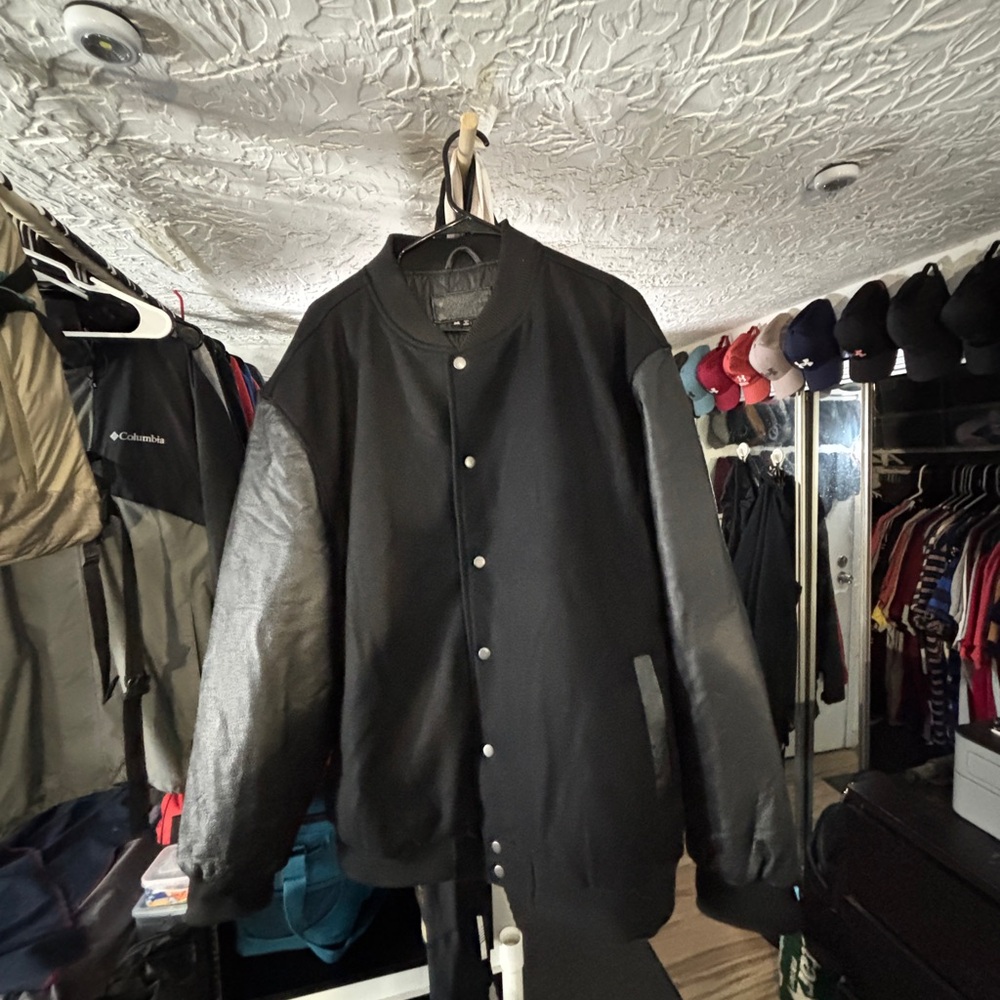 Men’s vintage brand varsity jacket euc